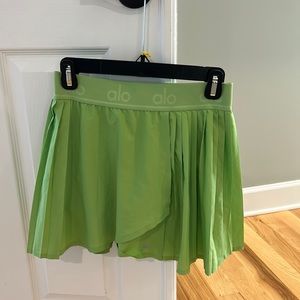 Alo skirt worn 3 times.